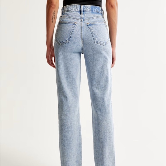 Abercrombie & Fitch Ultra High Rise 90s Jeans - Picture 6 of 6